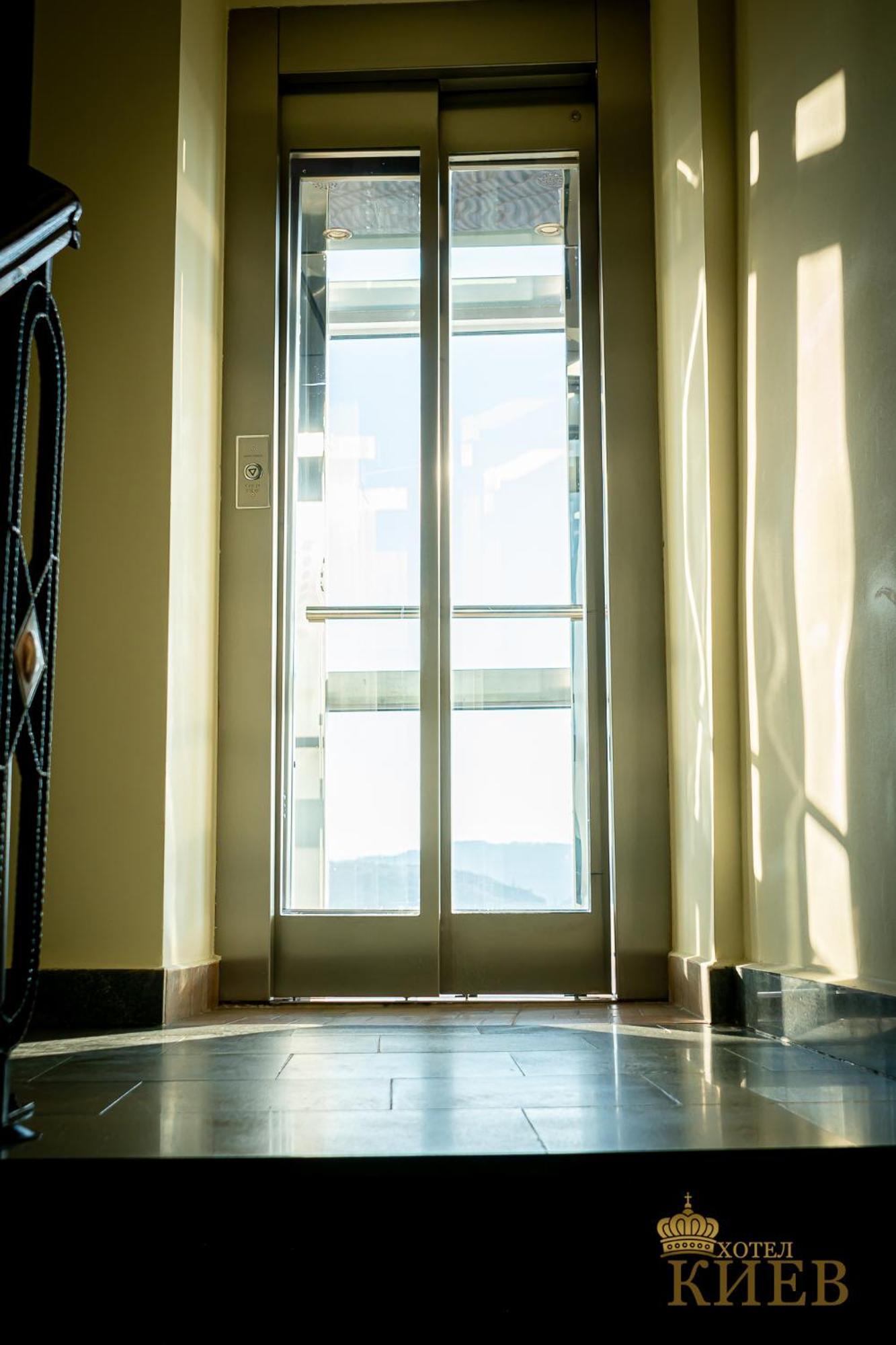 Hotel Kiev ヴェリコ・タルノヴォ エクステリア 写真