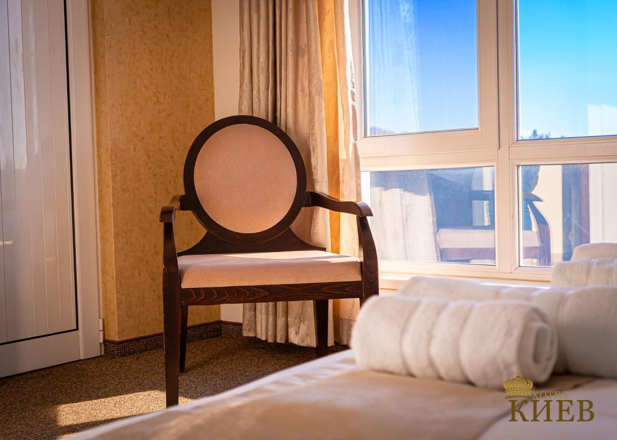 Hotel Kiev ヴェリコ・タルノヴォ エクステリア 写真