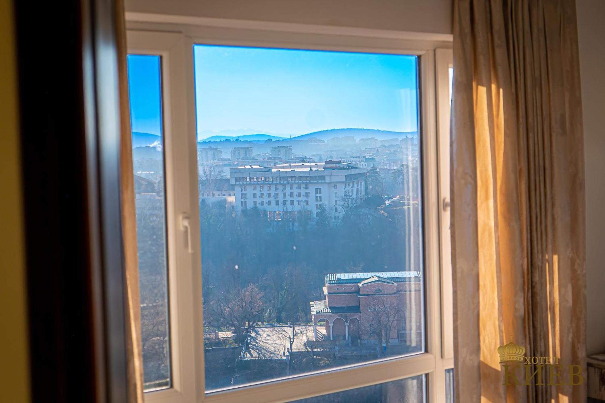 Hotel Kiev ヴェリコ・タルノヴォ エクステリア 写真