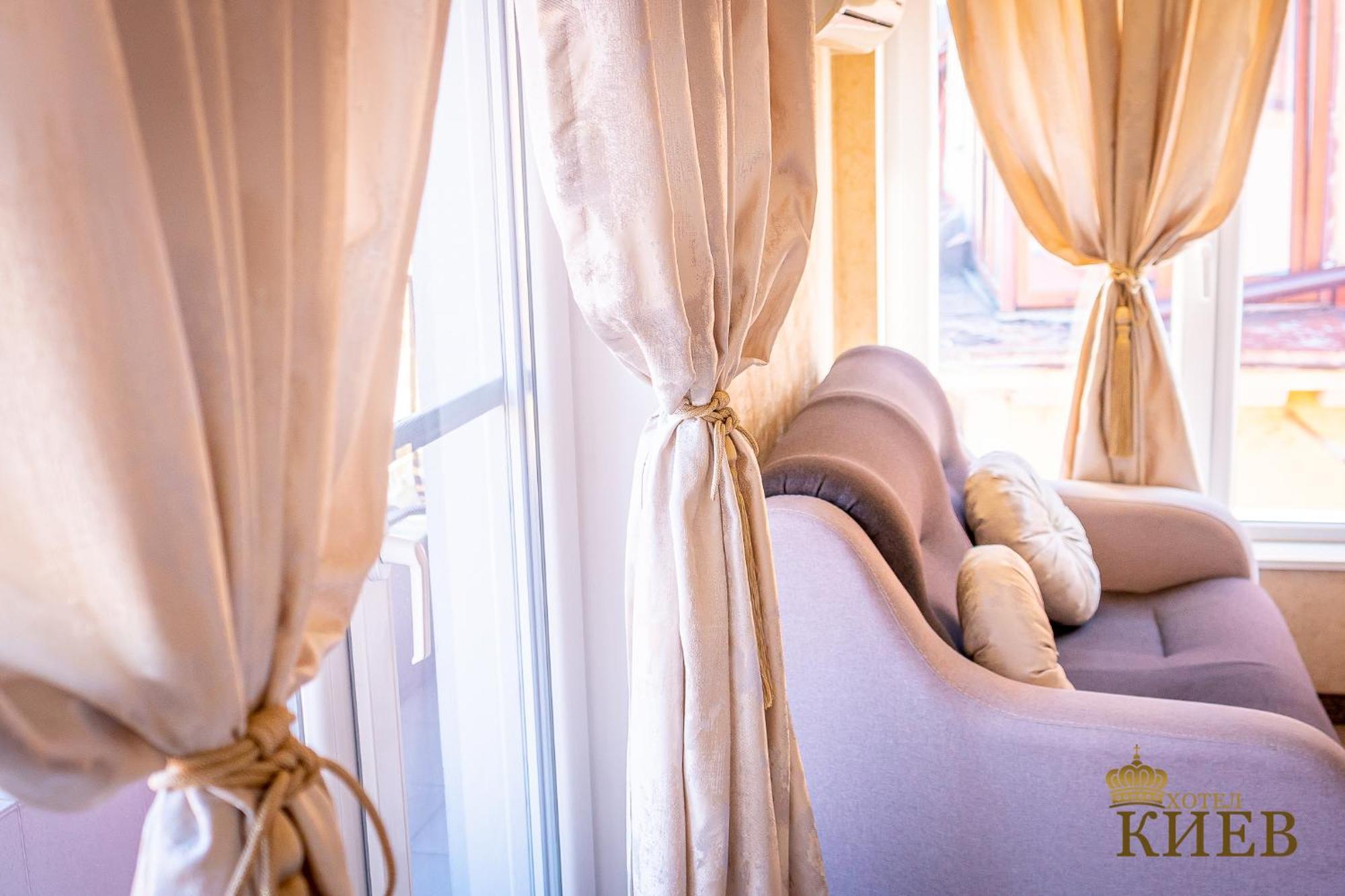 Hotel Kiev ヴェリコ・タルノヴォ エクステリア 写真
