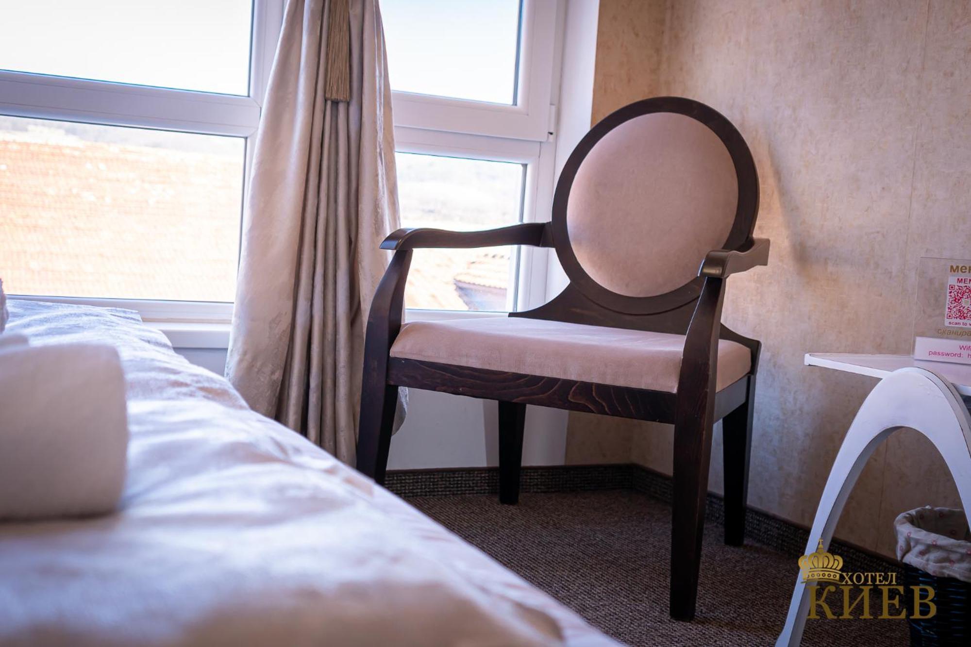 Hotel Kiev ヴェリコ・タルノヴォ エクステリア 写真